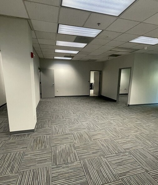 More Photos Of 2000 Lake Park Dr SE, Smyrna Office For Lease
