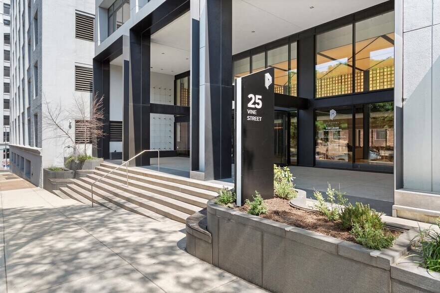 More Photos Of 25 Columbia Hts, Brooklyn Office For Lease