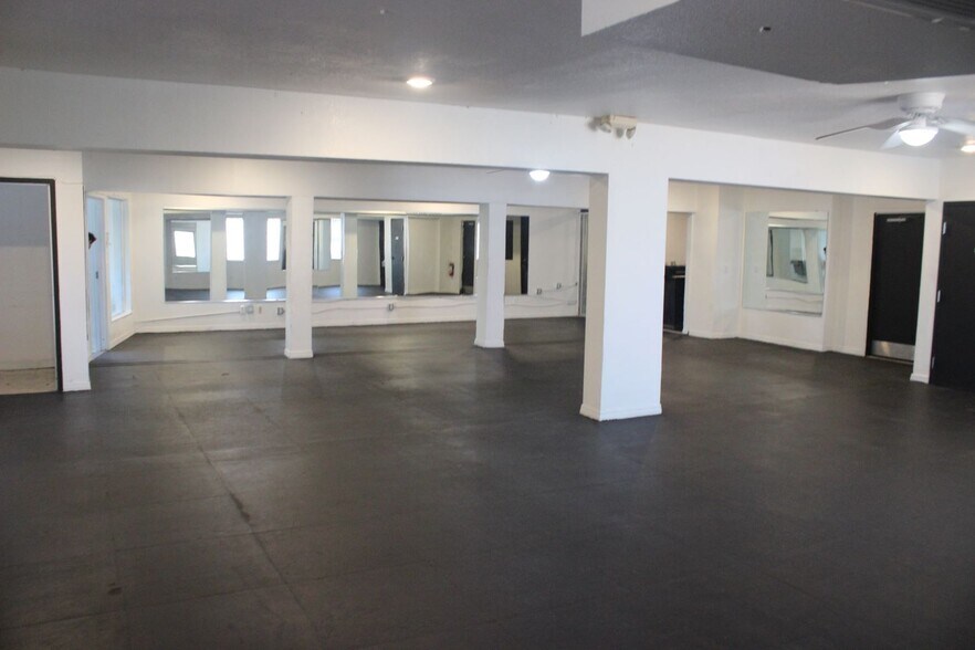 More Photos Of 1327 Dr Martin Luther King Jr St S, Saint Petersburg Office For Sale