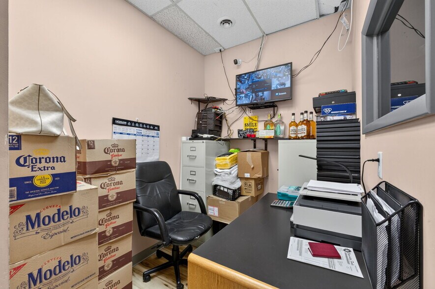 More Photos Of 1938 S Glenstone Ave, Springfield General Retail For Sale