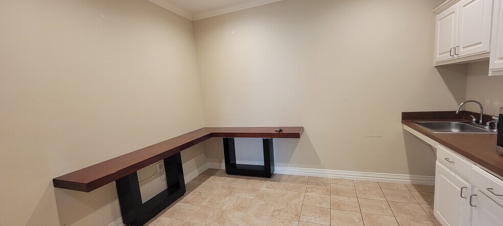 More Photos Of 8668 John Hickman Pky, Frisco Medical For Lease