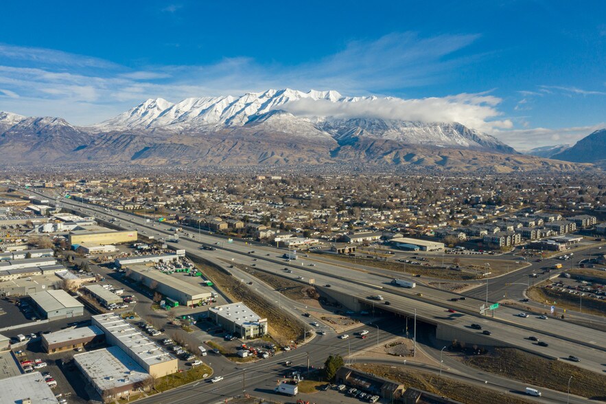 More Photos Of 1356-1372 W Center St, Orem Warehouse For Lease
