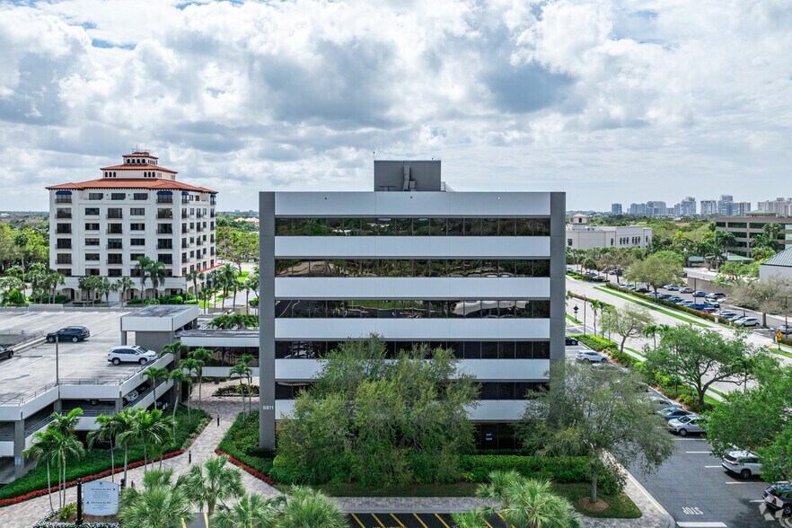 More Photos Of 5811 Pelican Bay Blvd, Naples Unknown For Lease