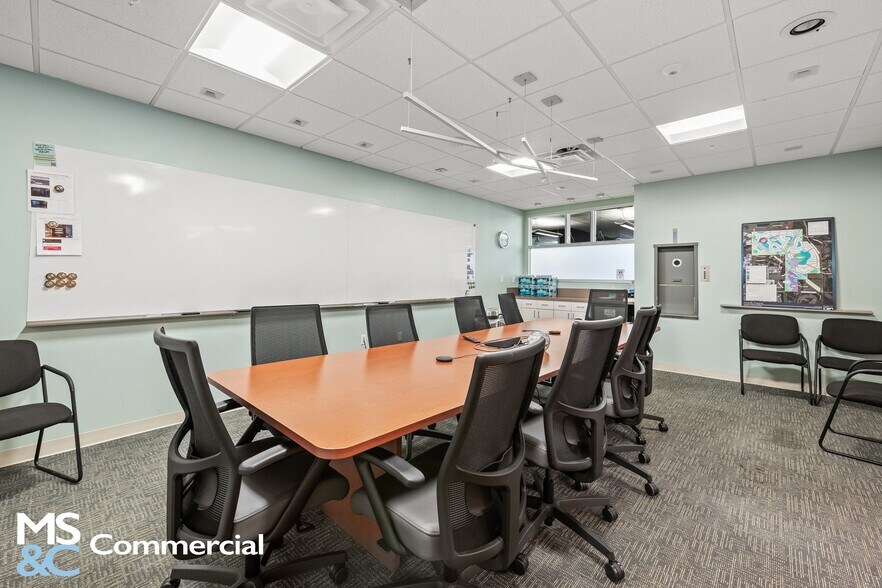 More Photos Of 1777 Main St, Sarasota Office For Sale