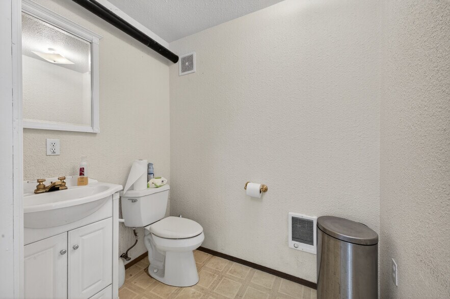 More Photos Of 1315 S 23rd St, Tacoma Storefront Retail Residential For Sale