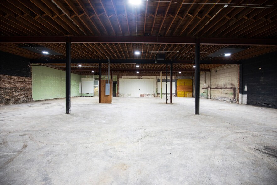 More Photos Of 1318 1st Ave N, Birmingham Light Distribution For Sale