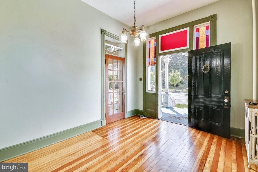 More Photos Of 33 W Main St, New Market Office For Sale