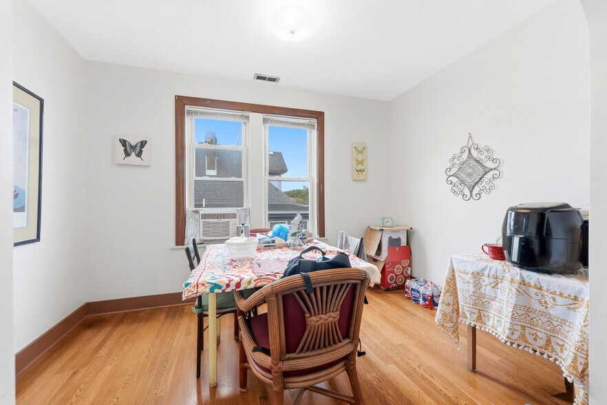 More Photos Of 320 Watts St, Morgantown Apartments For Sale