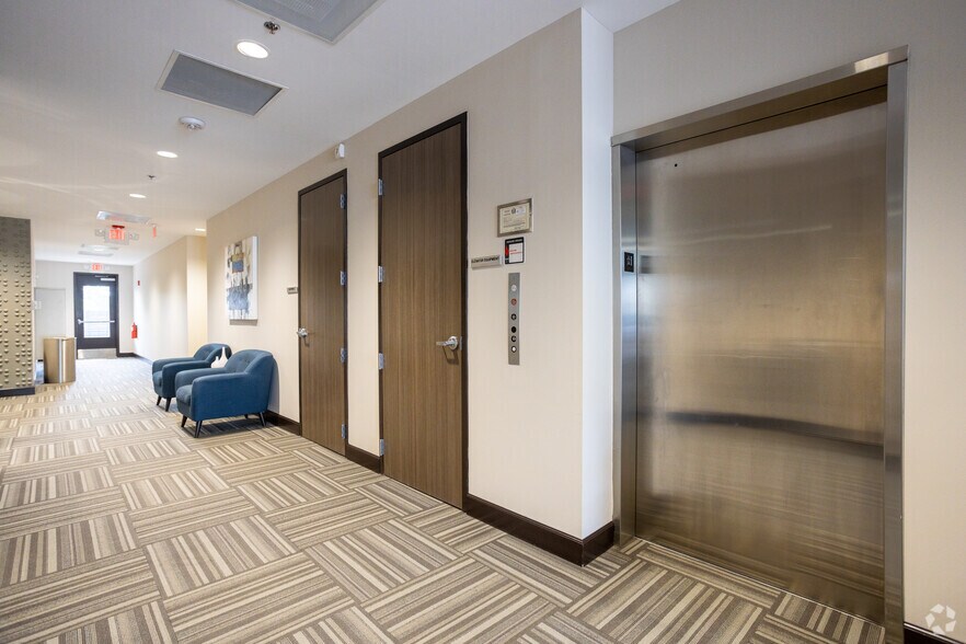 More Photos Of 26310 Oak Ridge Dr, Spring Medical For Lease