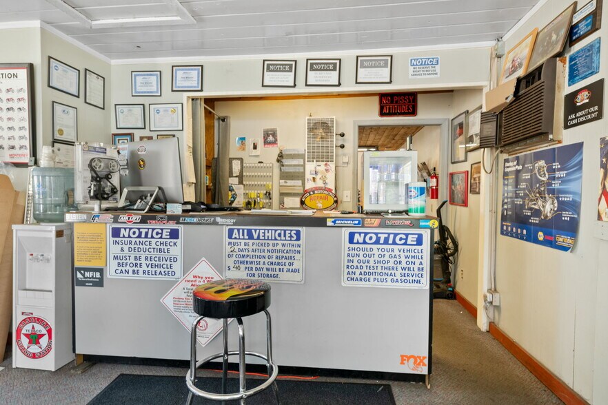 More Photos Of 41656 Big Bear Blvd, Big Bear Lake Freestanding For Sale