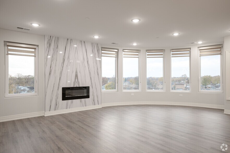 More Photos Of 9600 Franklin, Franklin Park Apartments For Lease