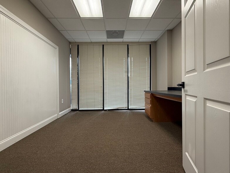 More Photos Of 4913 Summer Oak Dr, Buford Light Manufacturing For Lease