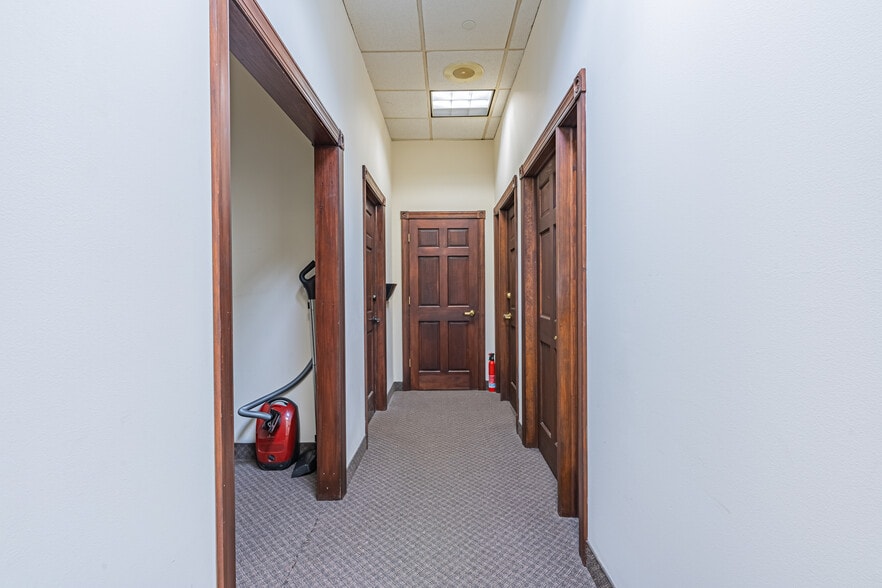 More Photos Of 1003-1031 McBride Ave, Woodland Park Medical For Sale