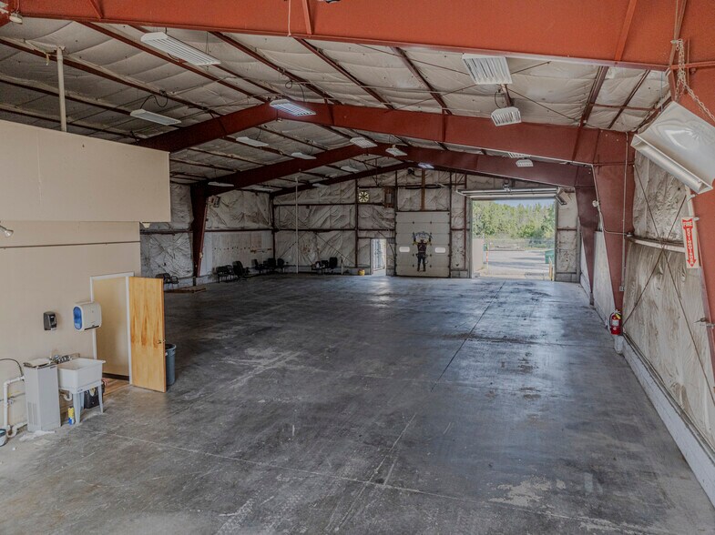 More Photos Of 15454 W High St, Middlefield Warehouse For Sale