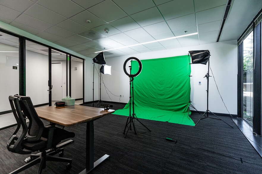 More Photos Of 3333 Peachtree Rd Ne, Atlanta Office For Sale