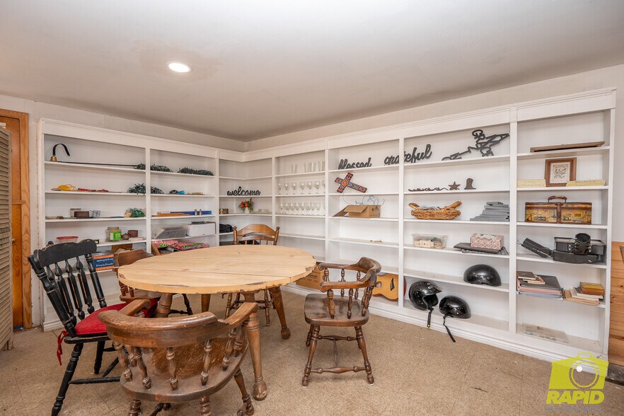 More Photos Of 425 Highland Park, Robert Lee Flex For Sale