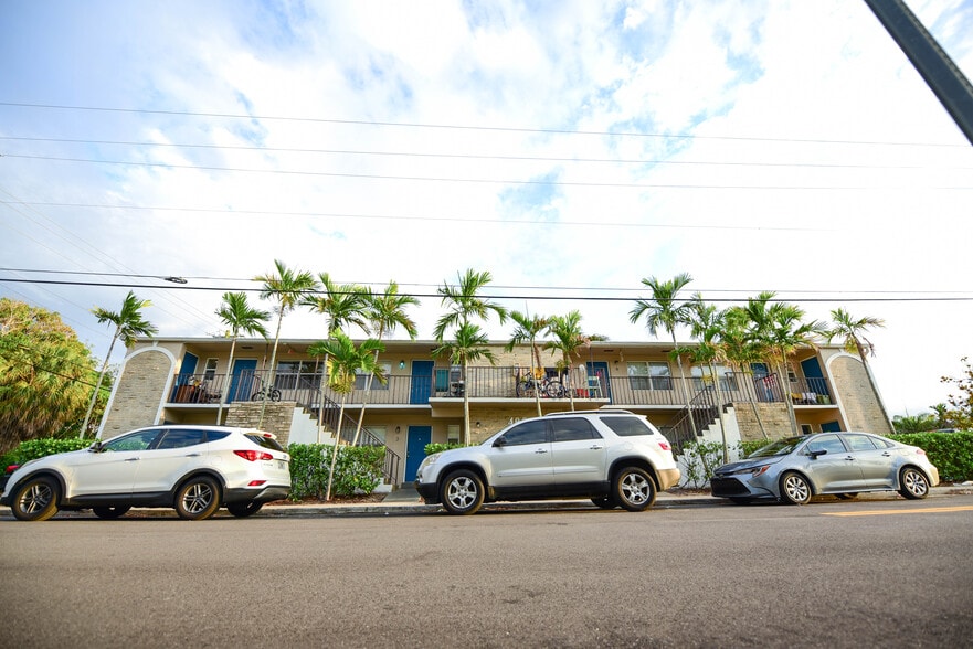 More Photos Of 409 4th Ave N, Lake Worth Apartments For Sale