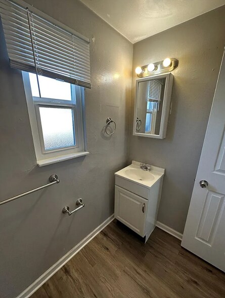 More Photos Of 1143 Akron St, Aurora Apartments For Sale