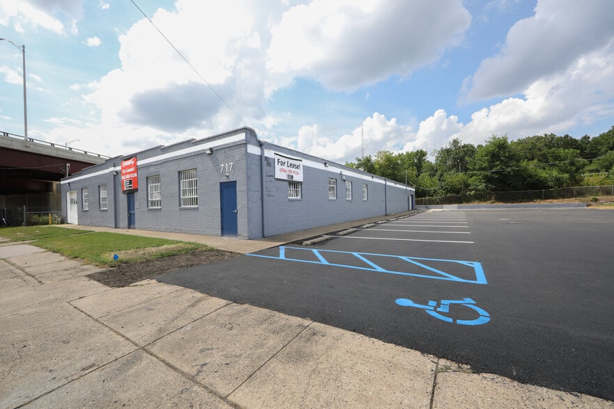 More Photos Of 717 Creek Rd, Bellmawr Manufacturing For Lease