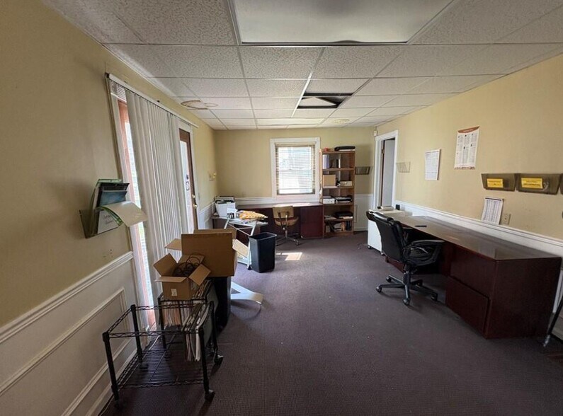 More Photos Of 8-10 S High St, Victor Freestanding For Sale
