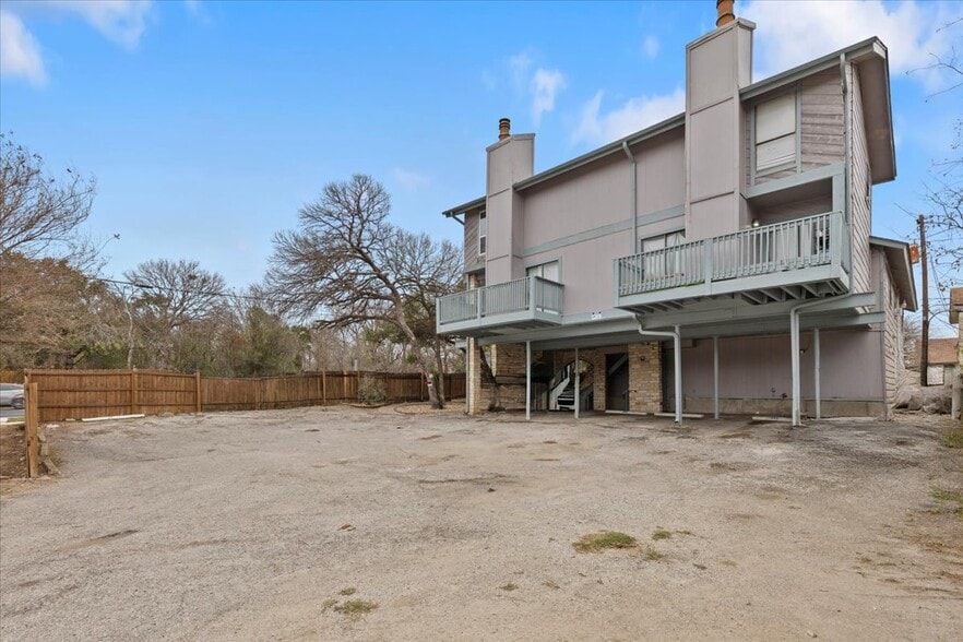 More Photos Of 5220 Tahoe Trl, Austin Apartments For Sale