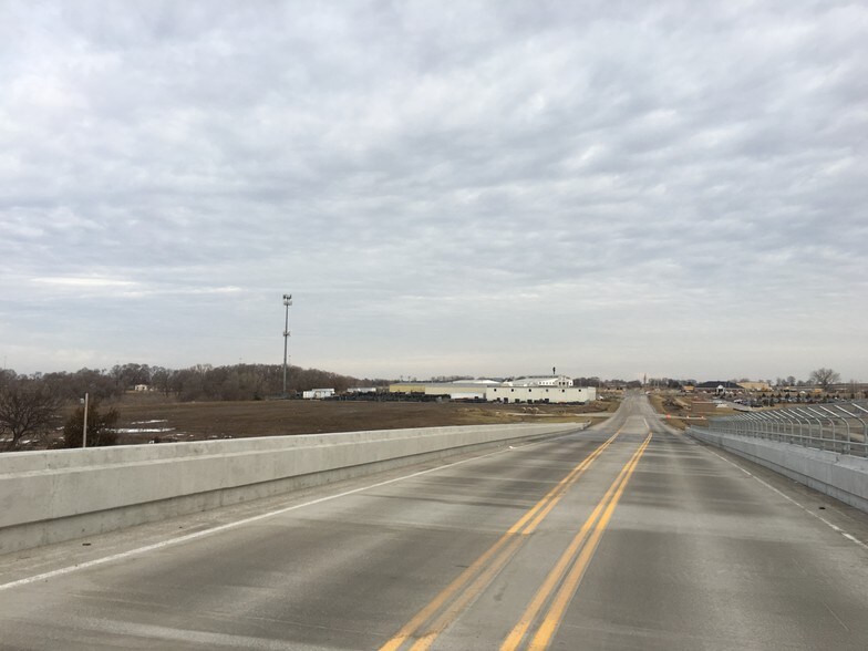 More Photos Of 245 SW 40th St, Lincoln Land For Lease