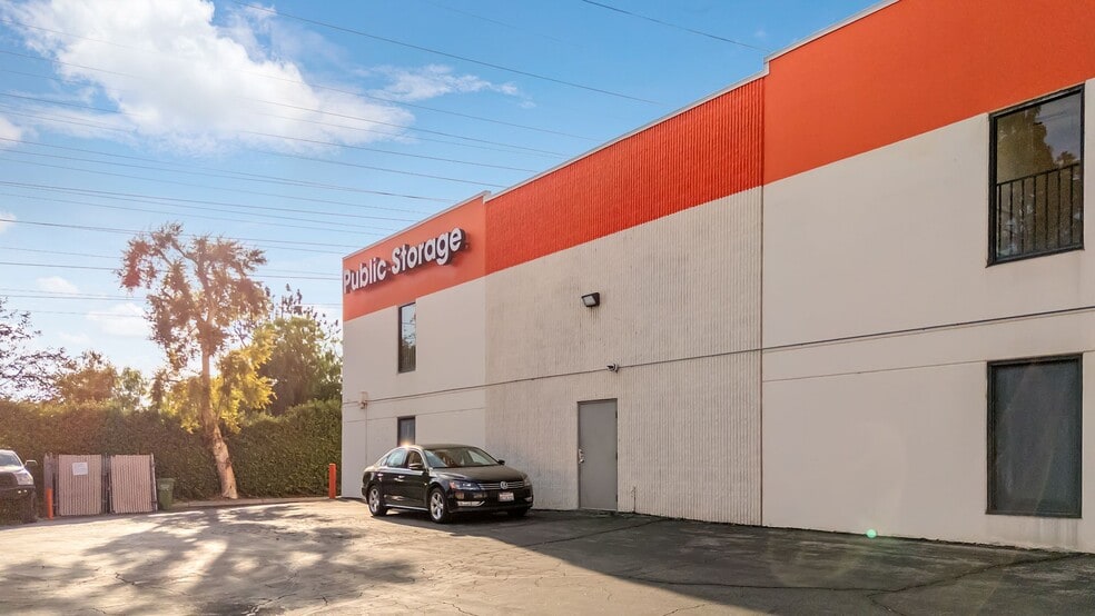 More Photos Of 18175 Chatsworth St, Granada Hills Self Storage For Sale