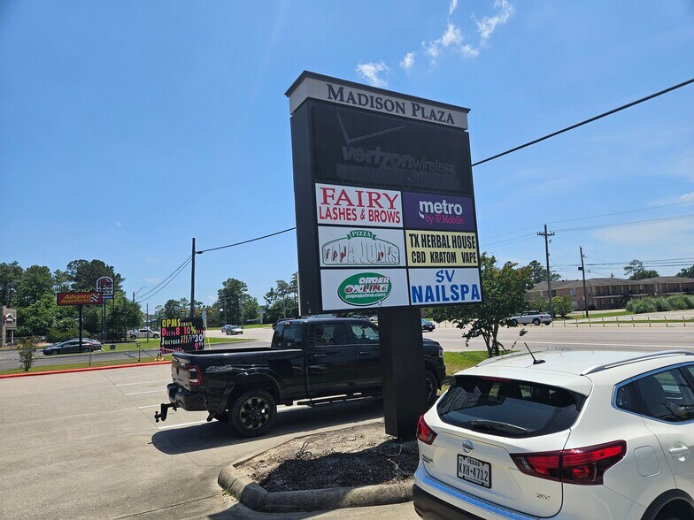 More Photos Of 203-213 S Main St, Lumberton General Retail For Lease