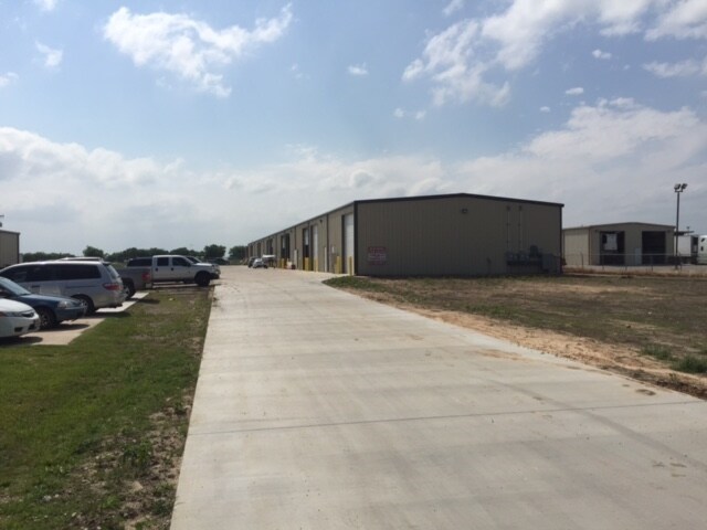 More Photos Of 616 County Road 4841, Haslet Warehouse For Lease