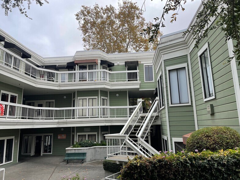 More Photos Of 132 E St, Davis General Retail For Lease