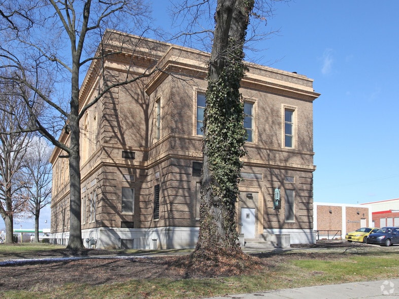 More Photos Of 2216 Norwood Ave, Cincinnati Office For Sale