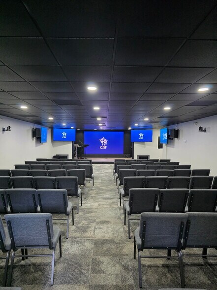 More Photos Of 8200 Westglen Dr, Houston Movie Radio TVStudio For Lease