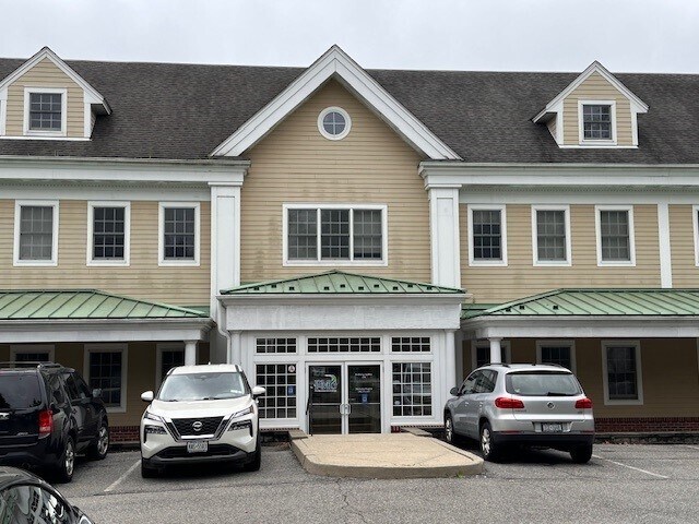 More Photos Of 135 Bedford Rd, Armonk Medical For Lease
