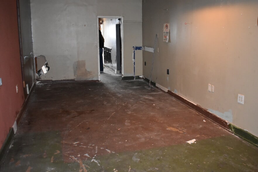 More Photos Of 5007-5009 W Adams Blvd, Los Angeles Storefront Retail Residential For Sale