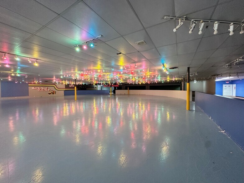 More Photos Of 16525 North Fwy, Houston Freestanding For Sale