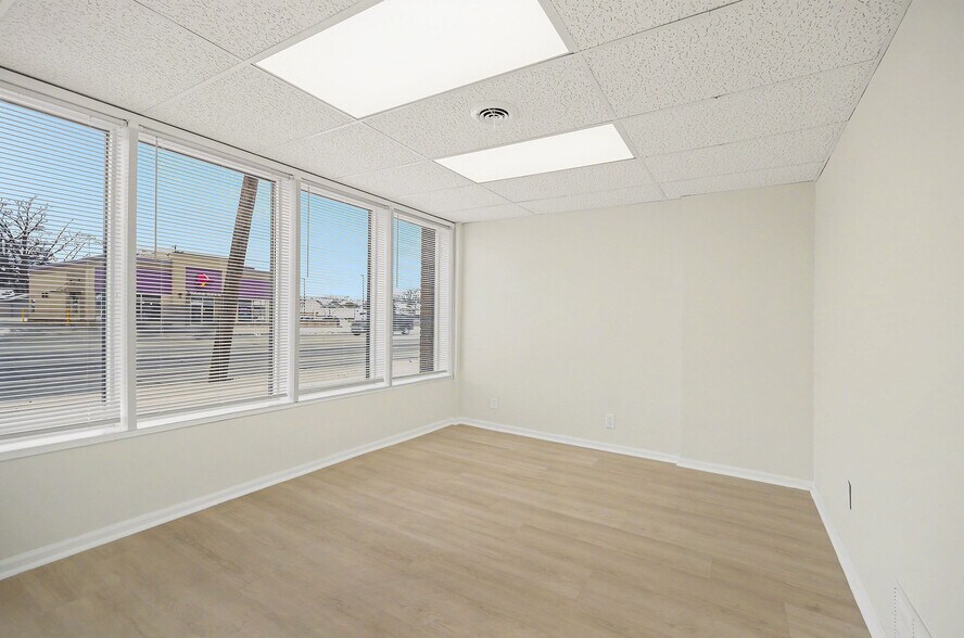 More Photos Of 28410 Harper Ave, Saint Clair Shores General Retail For Lease