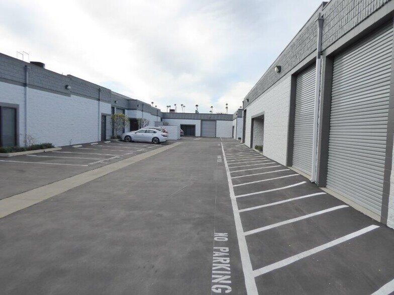 More Photos Of 1415-1441 Gardena Ave, Glendale Warehouse For Lease