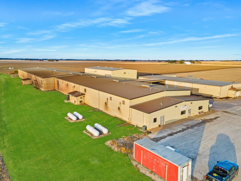 More Photos Of 5704 E 1700 North Rd, Danvers Industrial For Lease