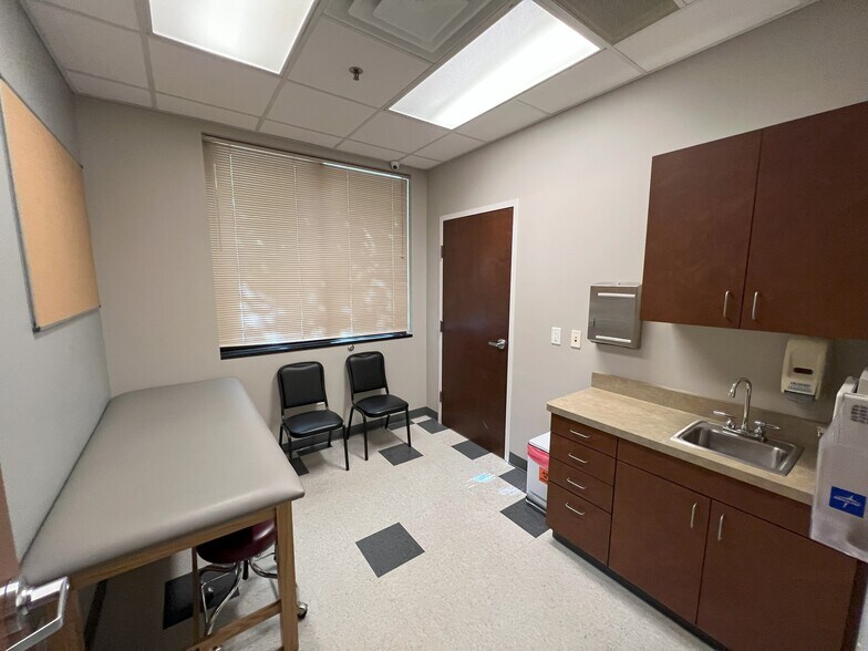 More Photos Of 3800-3840 Grant Ave, Loveland Medical For Lease