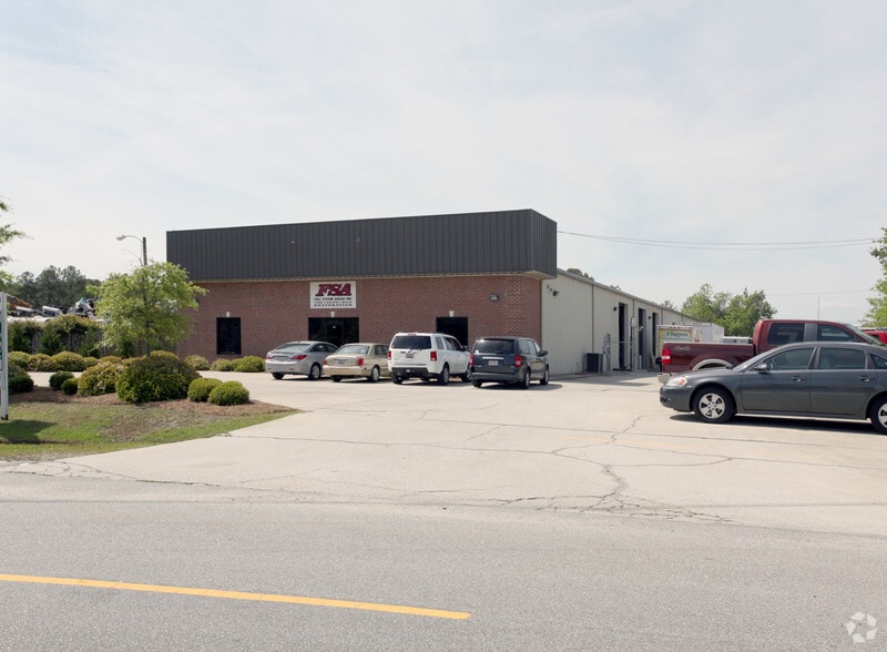Primary Photo Of 1455 Commerce Pl, Myrtle Beach Flex For Lease