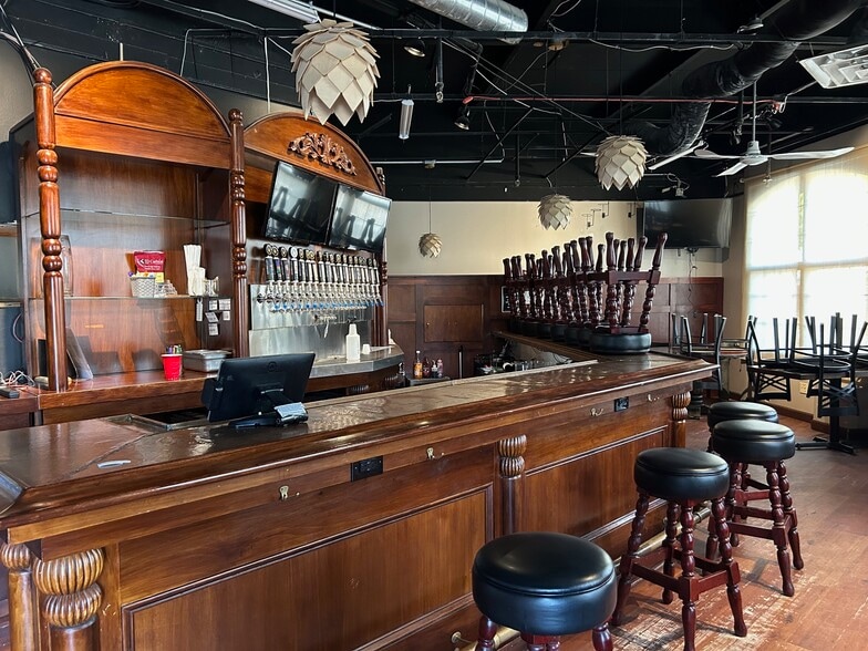 More Photos Of 1621 Dana Ave, Cincinnati Manufacturing For Lease