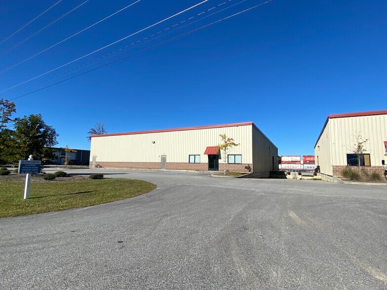 Primary Photo Of 119 Fabricators St, Summerville Warehouse For Lease