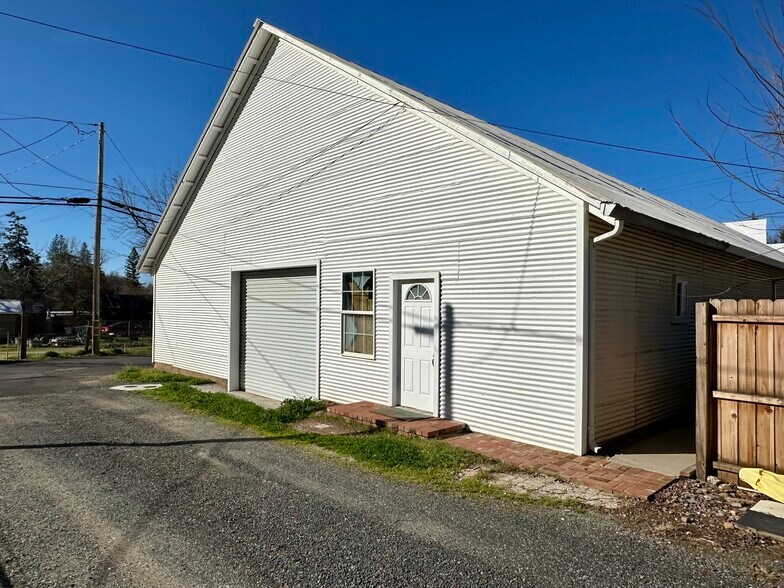 More Photos Of 18729 Carter St, Tuolumne Flex For Sale