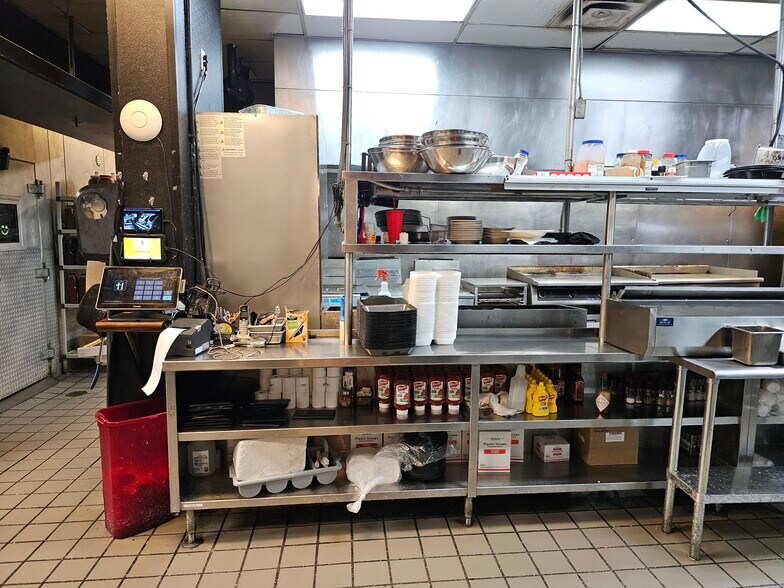 More Photos Of 24940 Sperry Dr, Westlake Restaurant For Sale