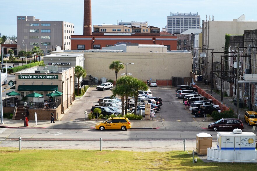 More Photos Of 102 22nd St, Galveston Freestanding For Sale