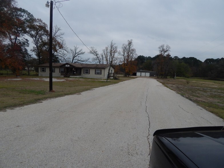 More Photos Of 682 FM 2021, Lufkin Warehouse For Sale