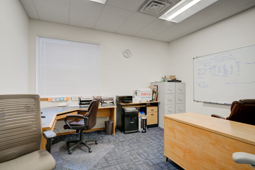 More Photos Of 351 Evergreen Dr, Bozeman Office For Sale