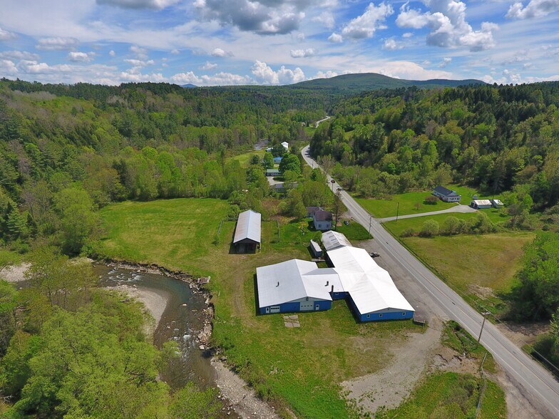 More Photos Of 303 Willoughby Ave, Orleans Freestanding For Sale