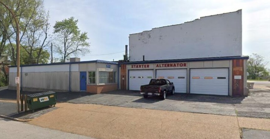 More Photos Of 3641 South Broadway, Saint Louis Auto Repair For Sale