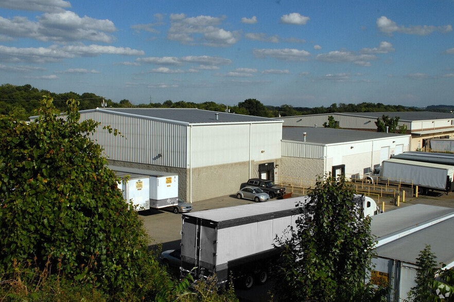 More Photos Of 600 Corporation Dr, Aliquippa Distribution For Sale